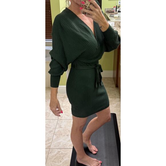 Love Tree Green Ribbed Knit Belted Sweater Long Sleeve v-neck Dress Sz Med NWOT - Picture 5 of 8